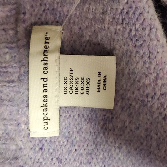 Cupcake and Cashmere Winter Sweater Size Extra Small - Picture 5 of 5